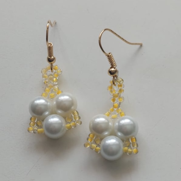 Bolas perla amarillo