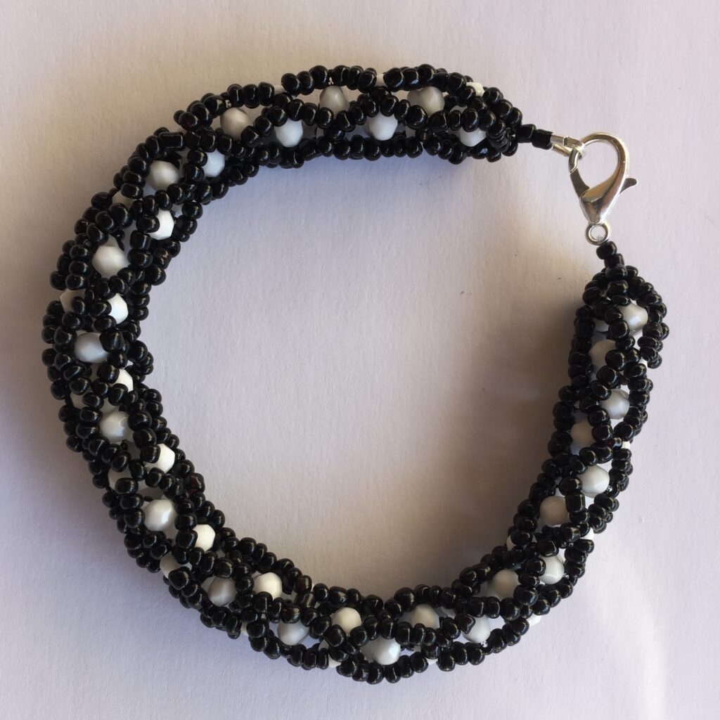 Pulsera tubular 3 facetadas 13 Pulsera espiral 3 facetadas negra