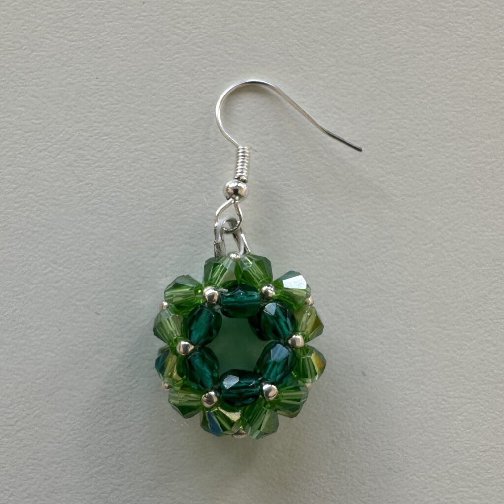 Pendientes con facetada, bicono y rocalla 16 Victoria verde